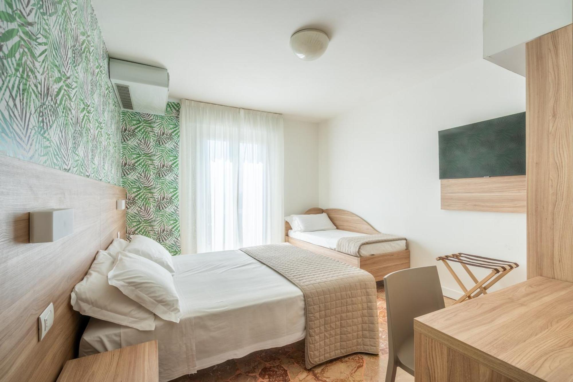 Lotus Hotel All Inclusive & Spiaggia Ріміні Екстер'єр фото