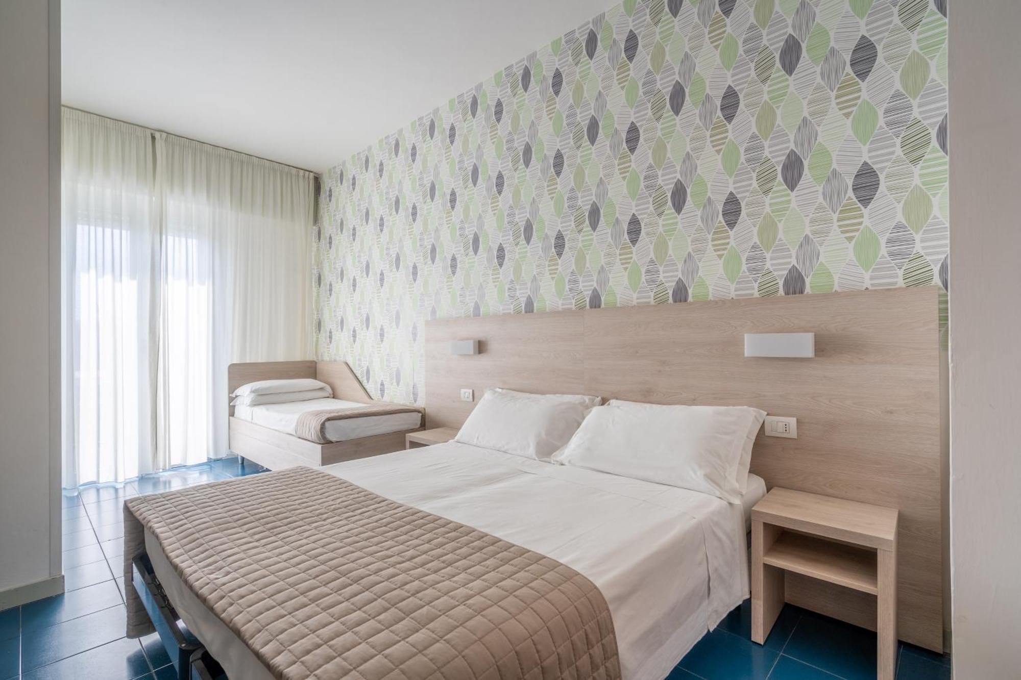 Lotus Hotel All Inclusive & Spiaggia Ріміні Екстер'єр фото