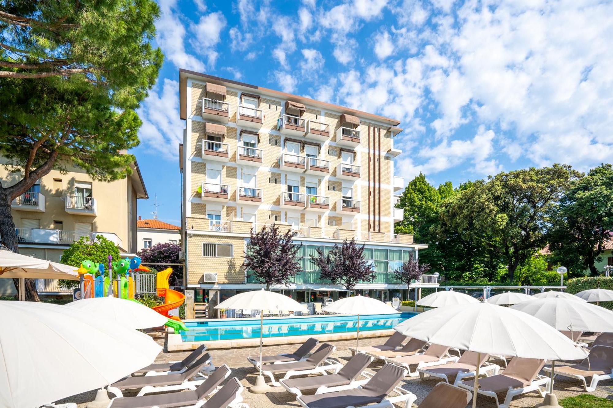 Lotus Hotel All Inclusive & Spiaggia Ріміні Екстер'єр фото