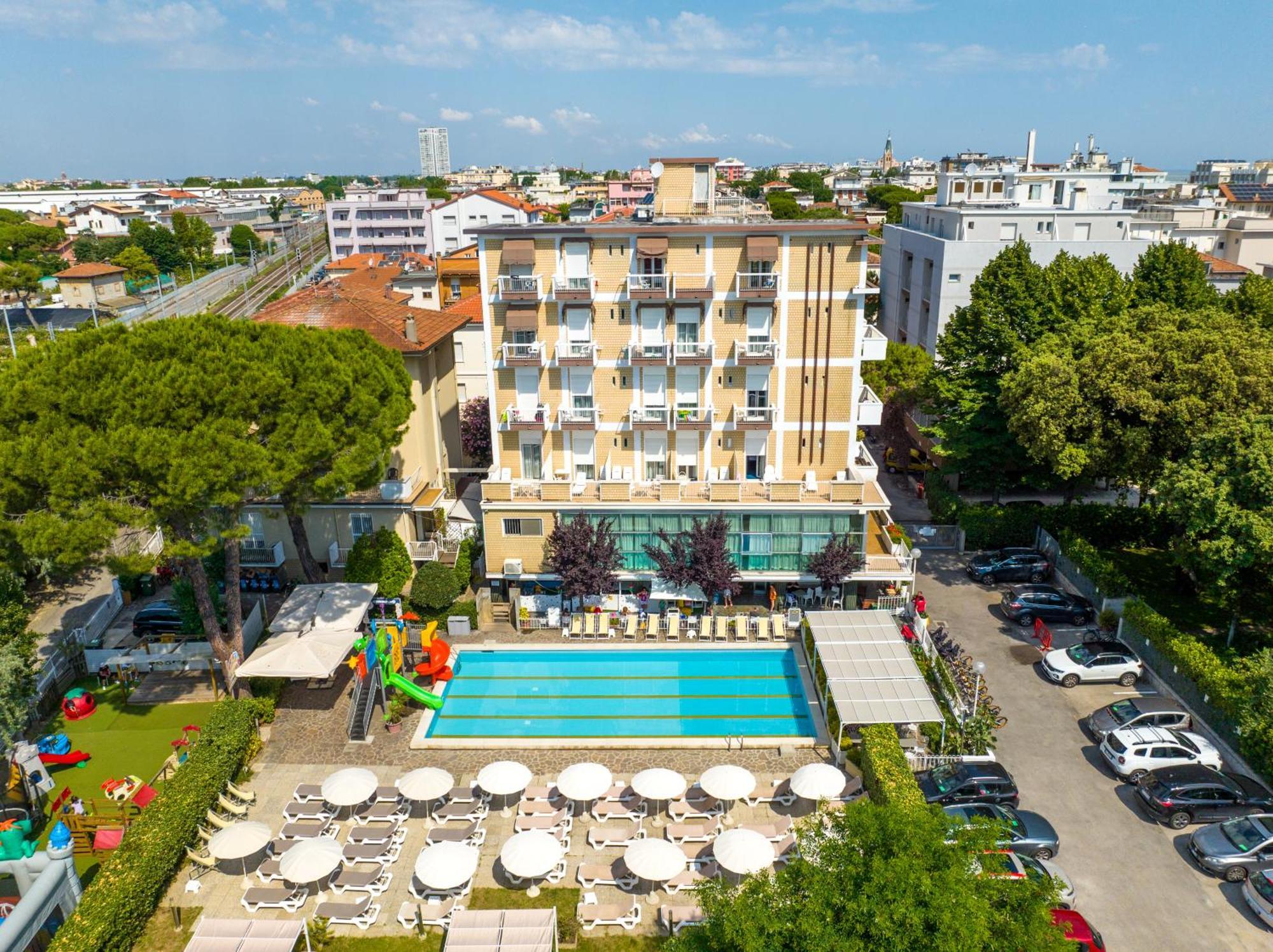 Lotus Hotel All Inclusive & Spiaggia Ріміні Екстер'єр фото