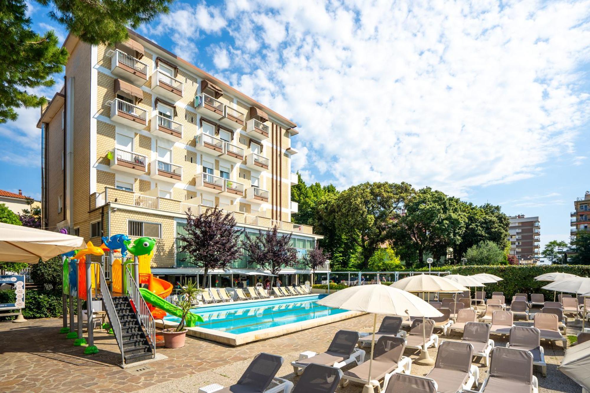 Lotus Hotel All Inclusive & Spiaggia Ріміні Екстер'єр фото