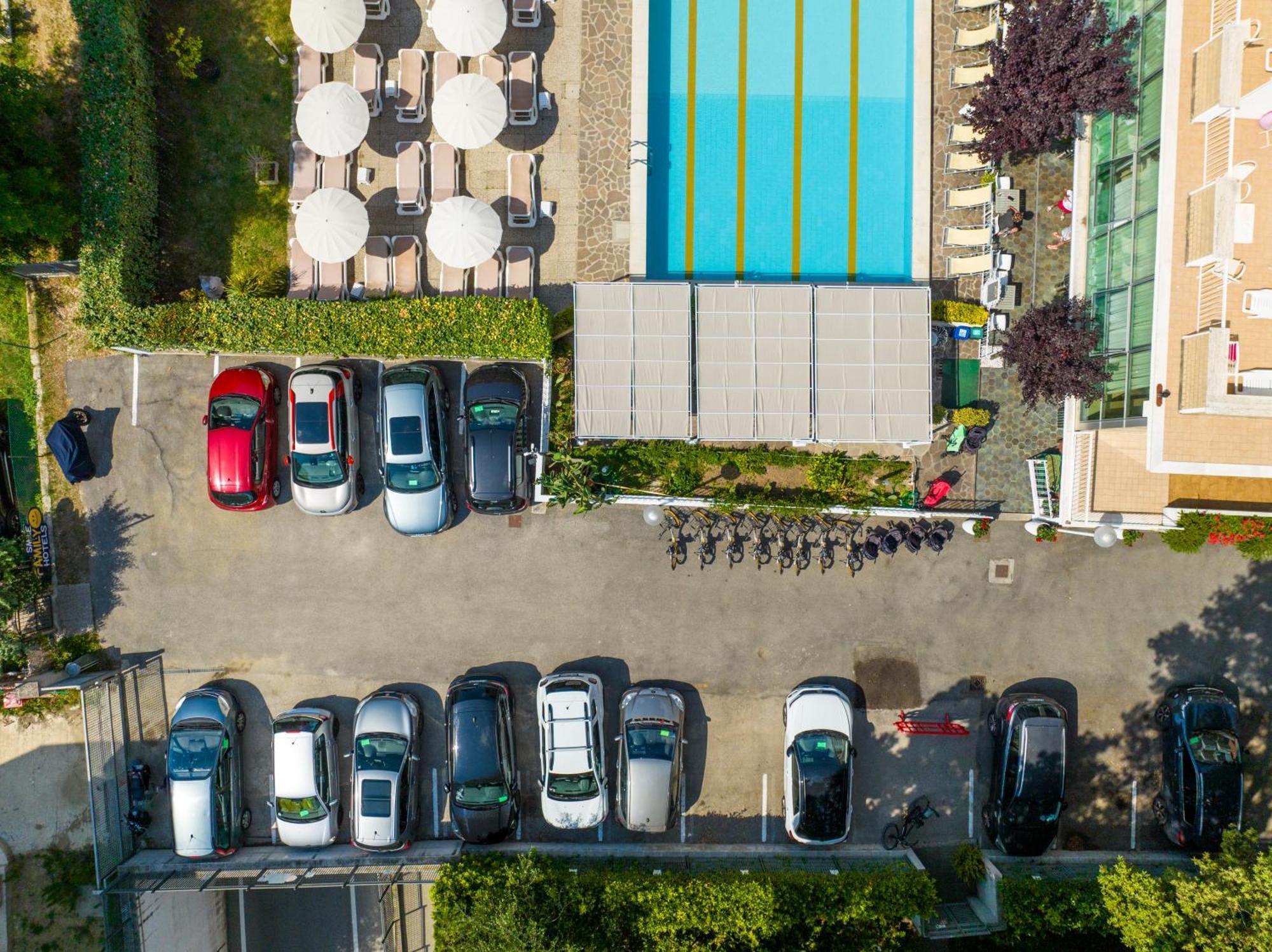 Lotus Hotel All Inclusive & Spiaggia Ріміні Екстер'єр фото